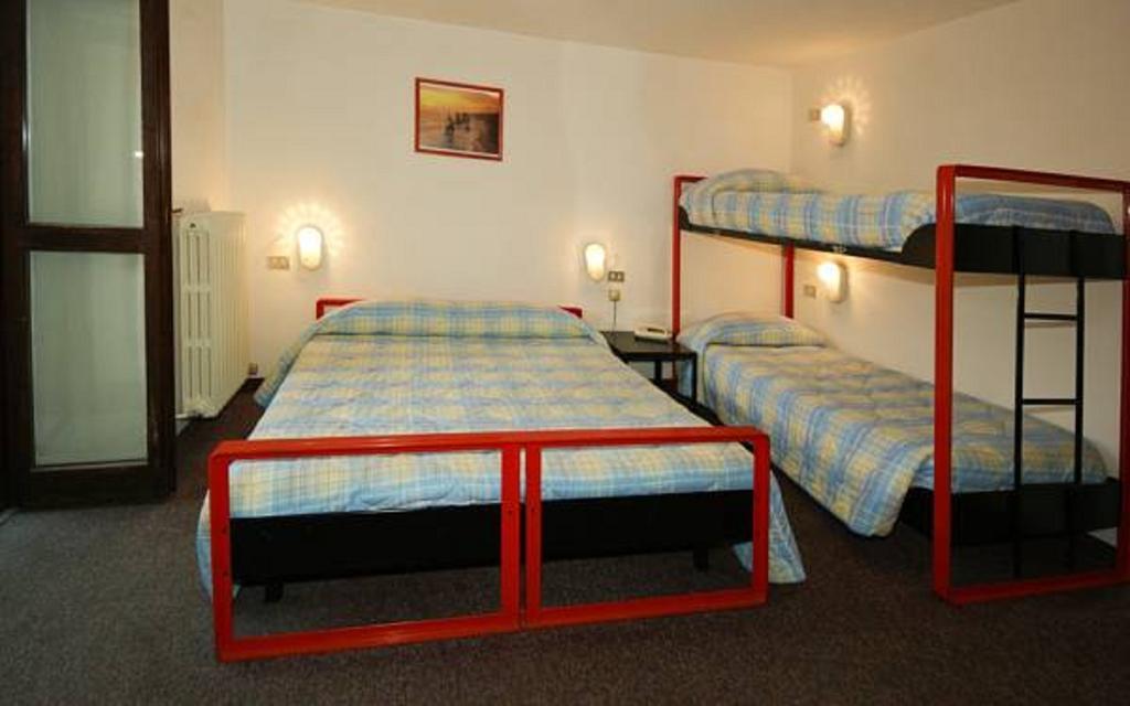 Hotel Rododendro Foppolo Quarto foto